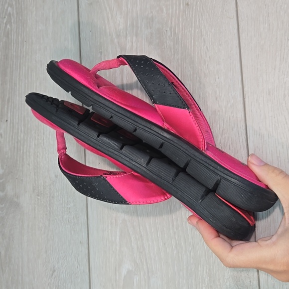 Nike Comfort Footbed Women's Pink&  Black Thong Sandals Flats Shoes Sz 6 - Picture 7 of 12